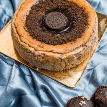 Load image into Gallery viewer, Oreo Cookie Crumbs Chocolate Basque Cheesecake