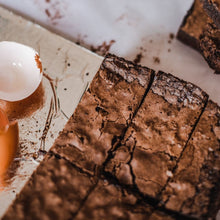 Load image into Gallery viewer, Classic Chocolate Brownie Cake